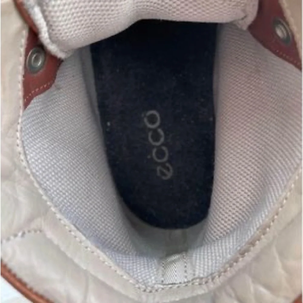 Ecco Women’s Booties  Leather Boots  SIZE 39 (8.5-9)